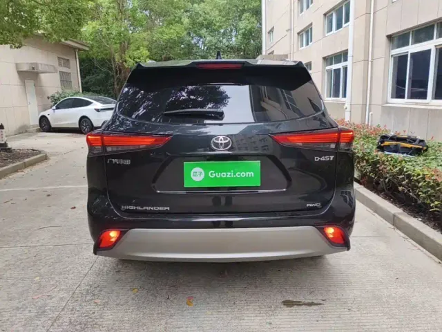 Toyota Highlander — Фото автомобиля 5