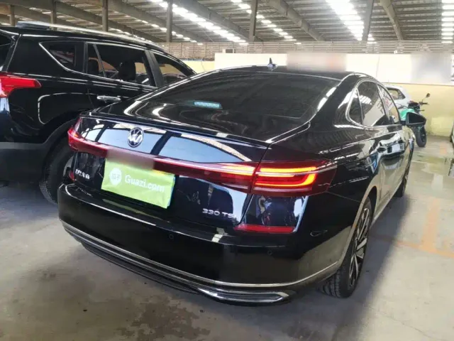 Volkswagen Passat — Фото автомобиля 6