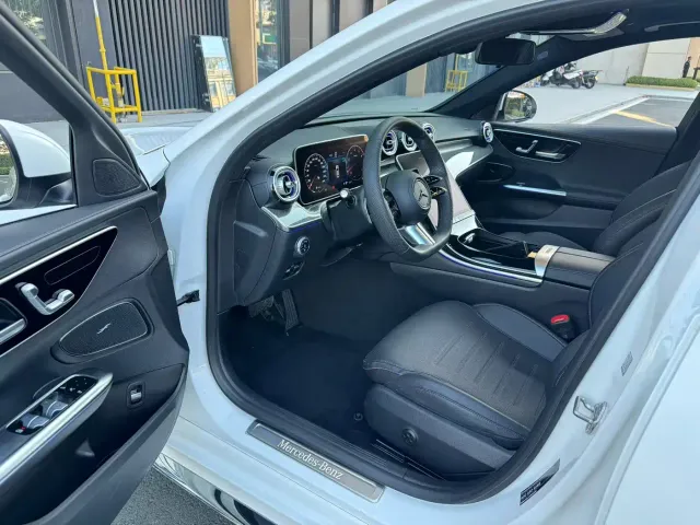 Mercedes-Benz C-Class — Фото автомобиля 3