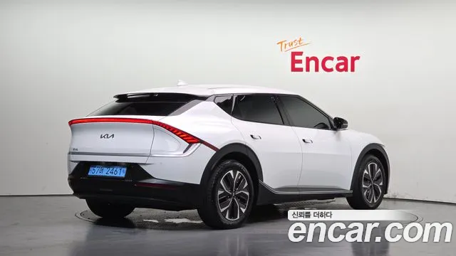 Kia EV6 — Фото автомобиля 2