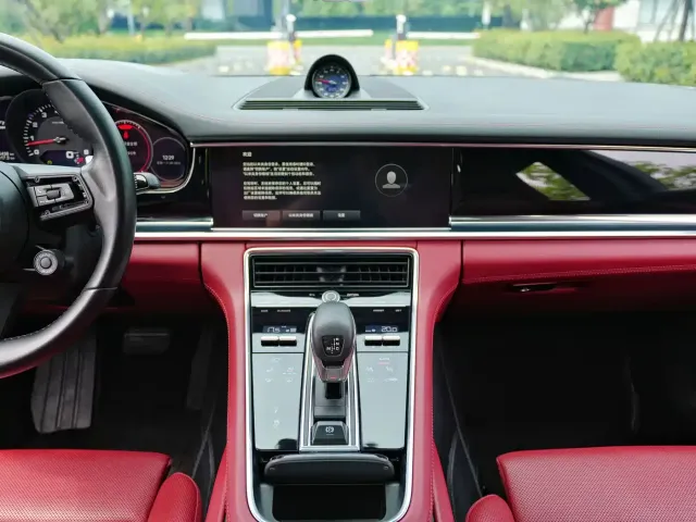 Porsche Panamera — Фото автомобиля 2