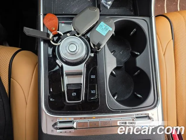 Kia Carnival Generation 4 — Фото автомобиля 9