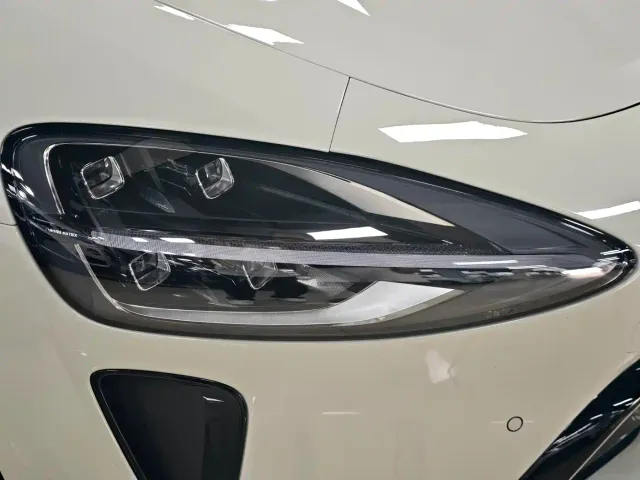 Xiaomi SU7 — Фото автомобиля 16