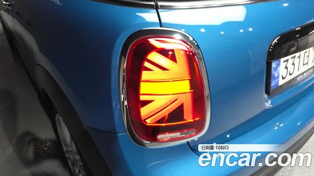 Mini Cooper Cooper Classic Plus Launch Pack — Фото автомобиля 17