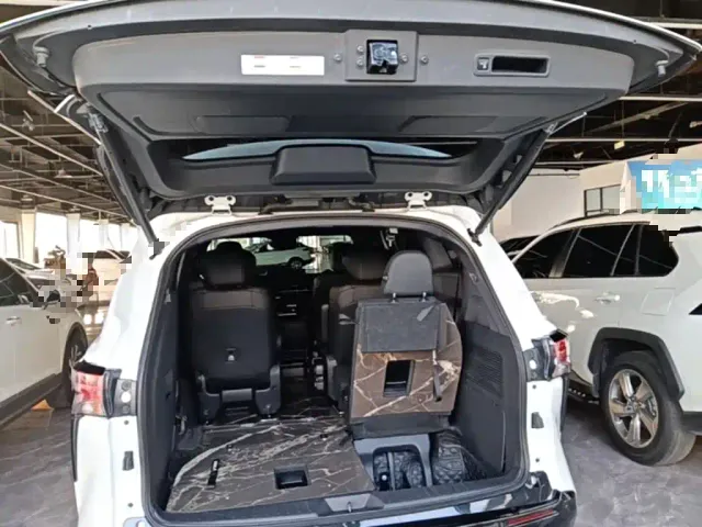 Toyota Toyota Sienna 2021 2.5L Hybrid Ultimate Edition — Фото автомобиля 18