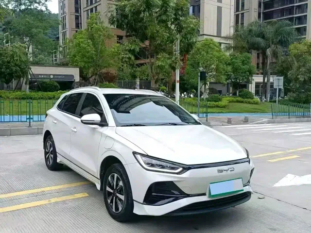BYD e2 — Фото автомобиля 3