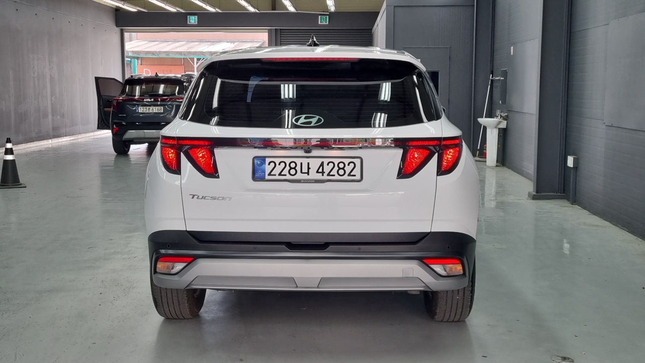 Hyundai Tucson Новый Tucson (NX4) Бензин 1.6 турбо 2WD — Фото автомобиля 4