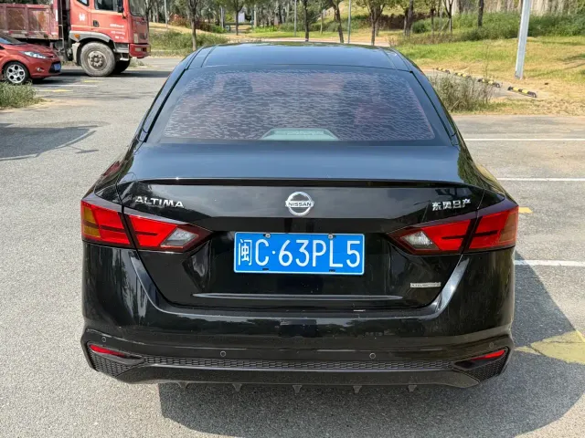 Nissan Teana — Фото автомобиля 5