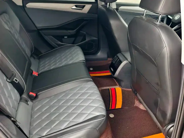 Volkswagen Sagitar — Фото автомобиля 9