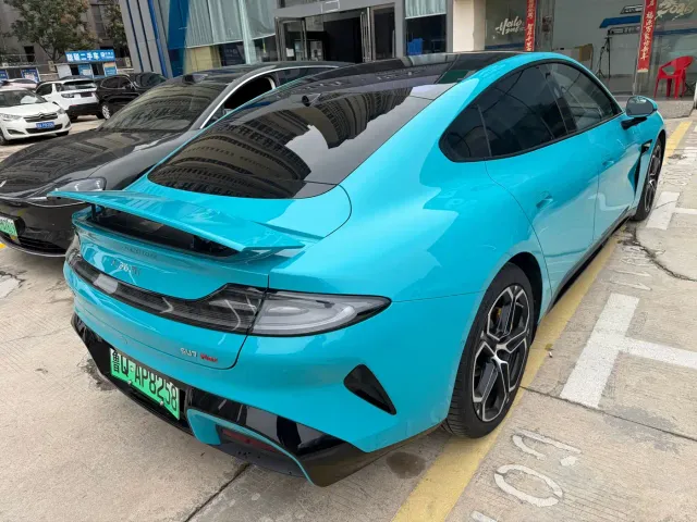 Xiaomi SU7 — Фото автомобиля 9