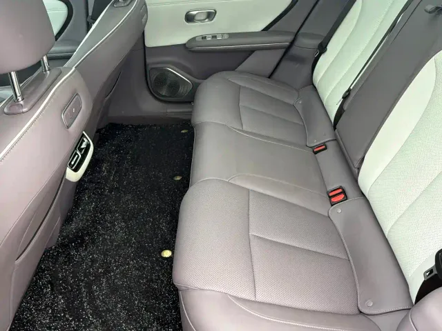 Changan Qiyuan A06 — Фото автомобиля 9