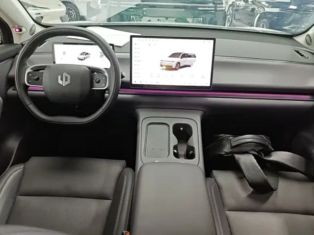 Leapmotor C10 — Фото автомобиля 9
