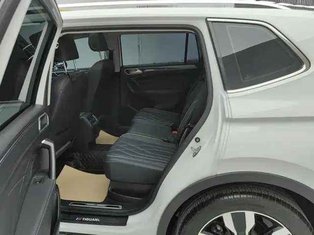 Volkswagen Tiguan L — Фото автомобиля 11