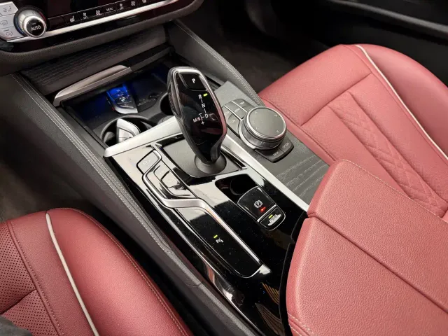 BMW 5 Series — Фото автомобиля 9