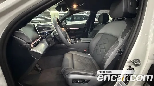 BMW 5-Series — Фото автомобиля 10