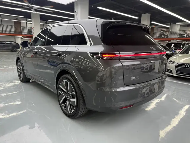 Li Auto L7 — Фото автомобиля 25