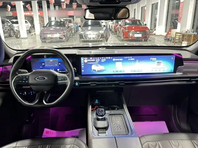 Ford Edge — Фото автомобиля 18