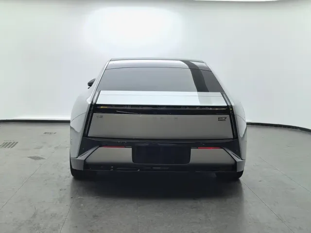 Xpeng P7 — Фото автомобиля 5