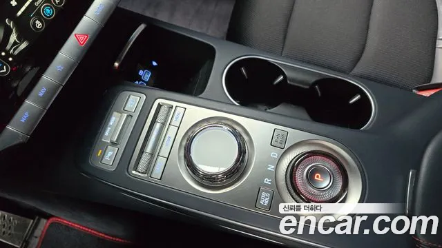 Genesis GV70 — Фото автомобиля 12