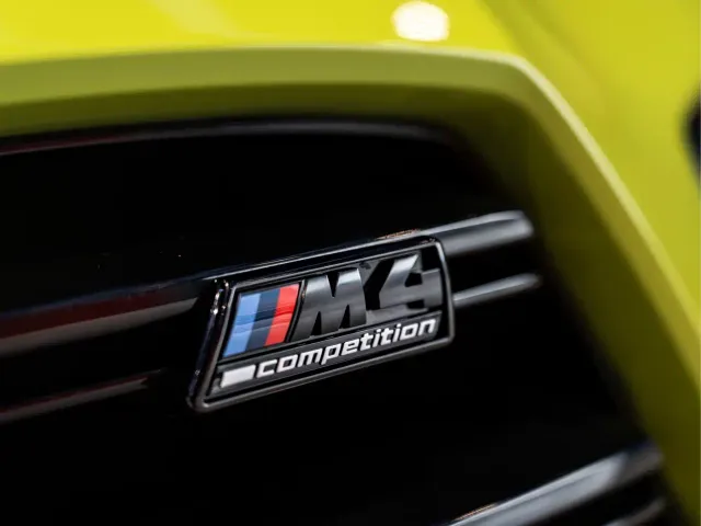 BMW M4 — Фото автомобиля 12