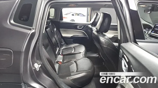 Jeep Compass — Фото автомобиля 16
