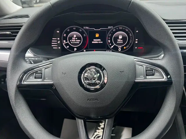 Skoda Superb — Фото автомобиля 8