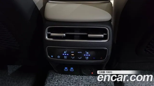Genesis GV70 — Фото автомобиля 18