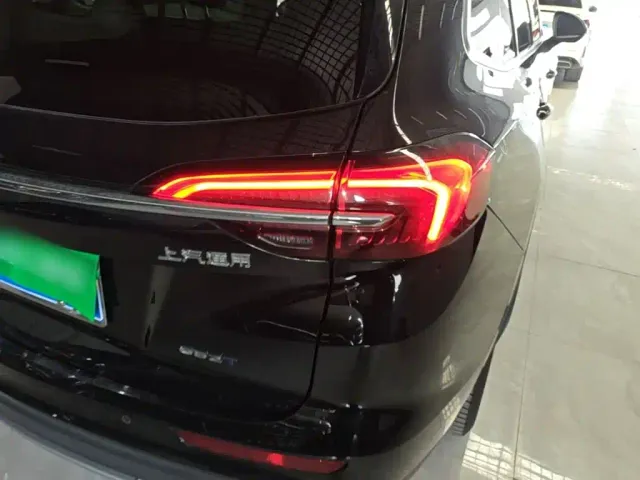 Buick Envision Plus — Фото автомобиля 7