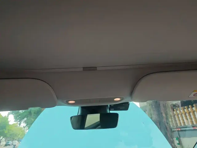 Tesla Model 3 — Фото автомобиля 17