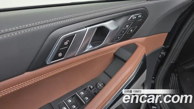 BMW X6 xDrive40i M Sport — Фото автомобиля 24