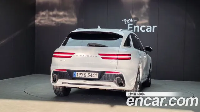 Genesis GV70 — Фото автомобиля 4