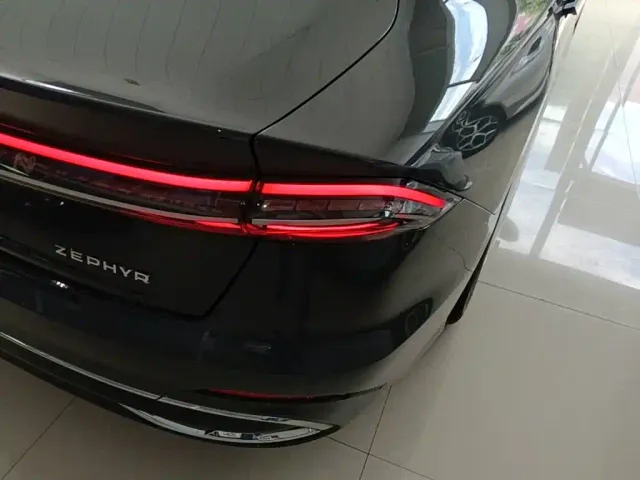 Lincoln Z — Фото автомобиля 7
