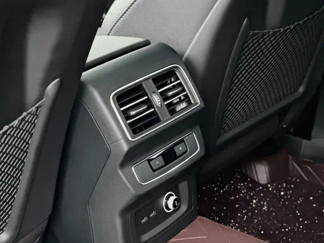 Audi Q5L Sportback — Фото автомобиля 4