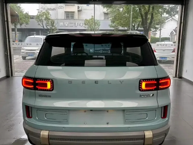Geely ICON — Фото автомобиля 8