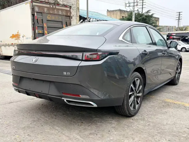 Changan Eado — Фото автомобиля 6