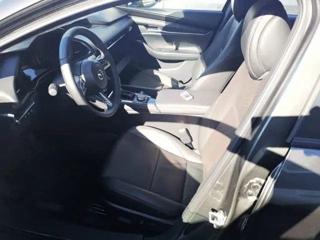 Mazda Axela — Фото автомобиля 18