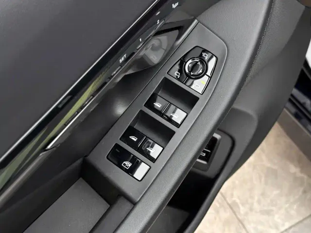 BMW 5 Series — Фото автомобиля 16