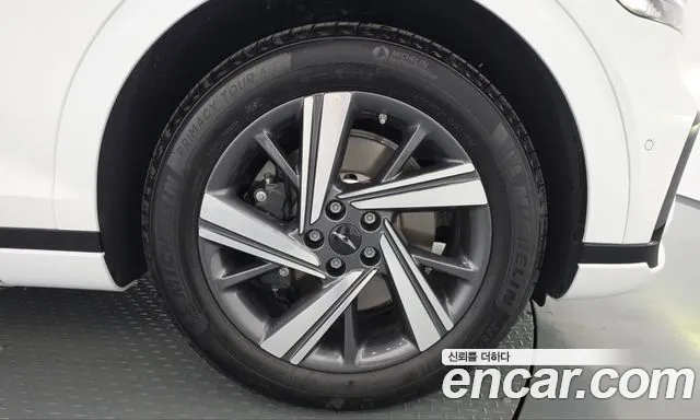 Genesis GV70 — Фото автомобиля 6