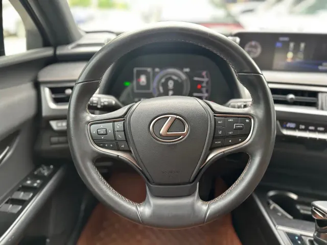 Lexus UX — Фото автомобиля 9