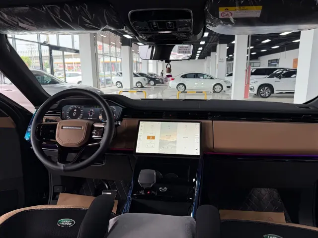 Land Rover Range Rover Sport — Фото автомобиля 9