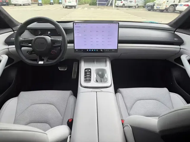 Xiaomi SU7 — Фото автомобиля 7