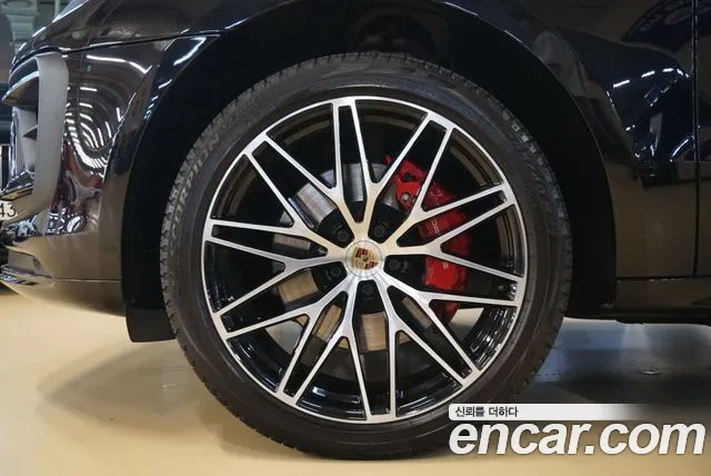 Porsche Macan — Фото автомобиля 6