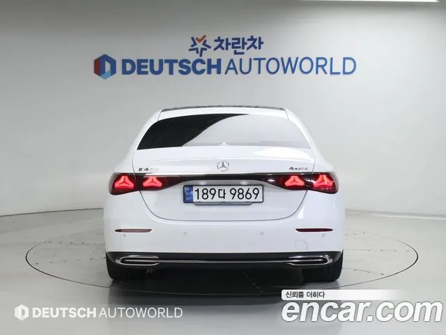 Mercedes-Benz E-Class — Фото автомобиля 4
