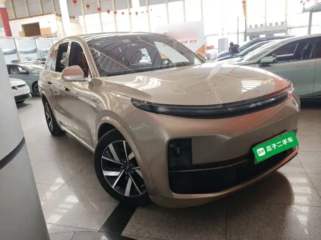 Li Auto L8 — Фото автомобиля 3