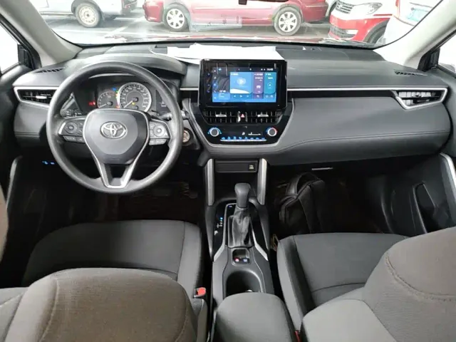 Toyota Corolla Cross — Фото автомобиля 9