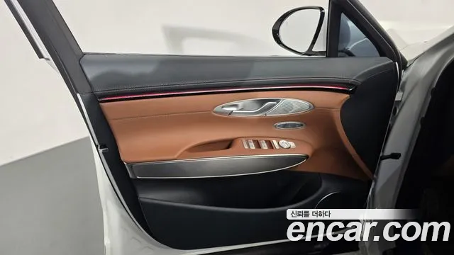 Genesis GV70 — Фото автомобиля 13