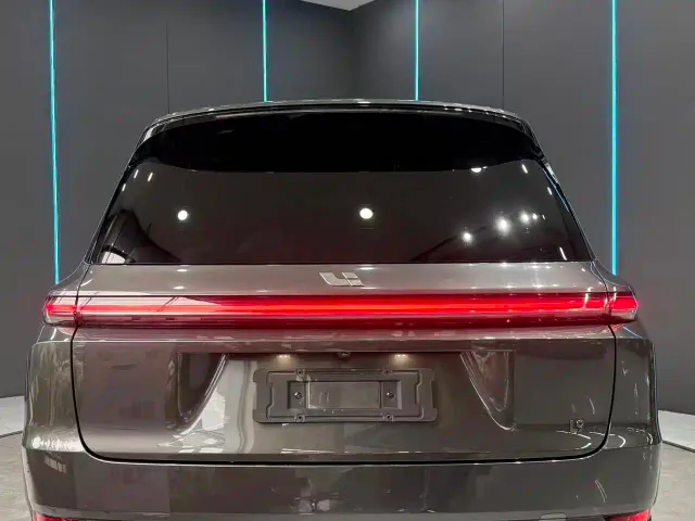 Li Auto L9 — Фото автомобиля 7