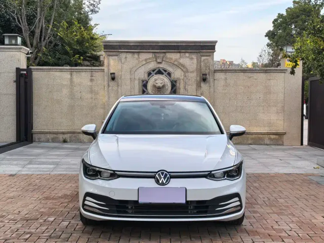 Volkswagen Golf — Фото автомобиля 2