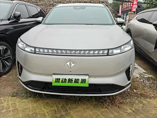 Dongfeng eπ 008 — Фото автомобиля 2