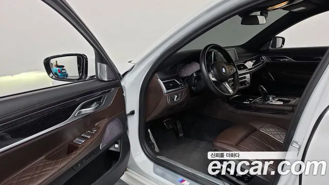 BMW 7 Series — Фото автомобиля 10